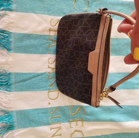 Cache Calvin Klein - Picture 2 of 8